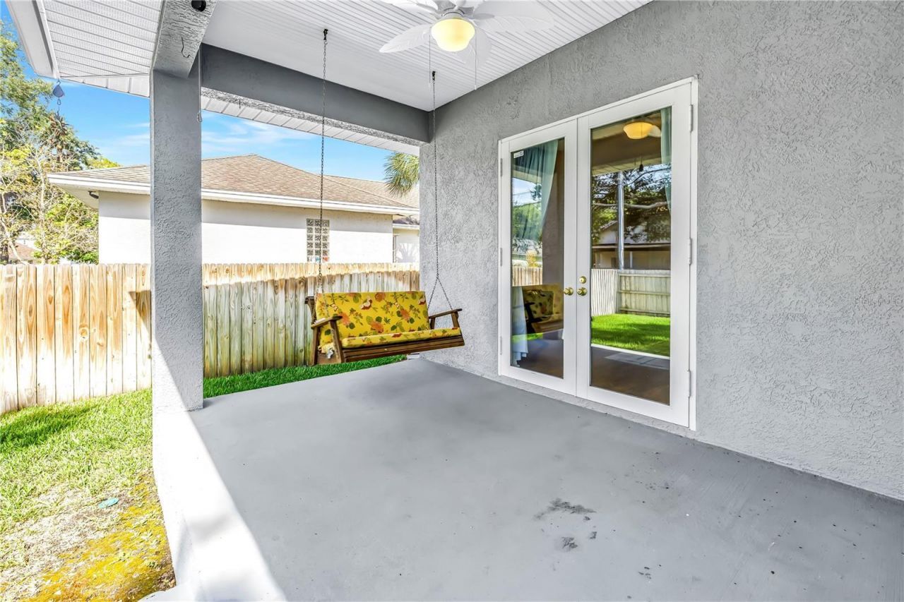 459 Northmoor Avenue N, Saint Petersburg, FL 33702 Photo