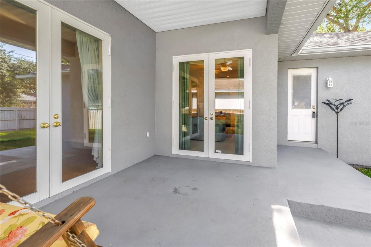 459 Northmoor Avenue N, Saint Petersburg, FL 33702 Photo