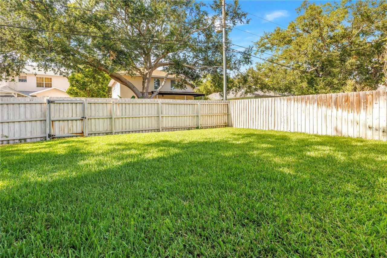 459 Northmoor Avenue N, Saint Petersburg, FL 33702 Photo