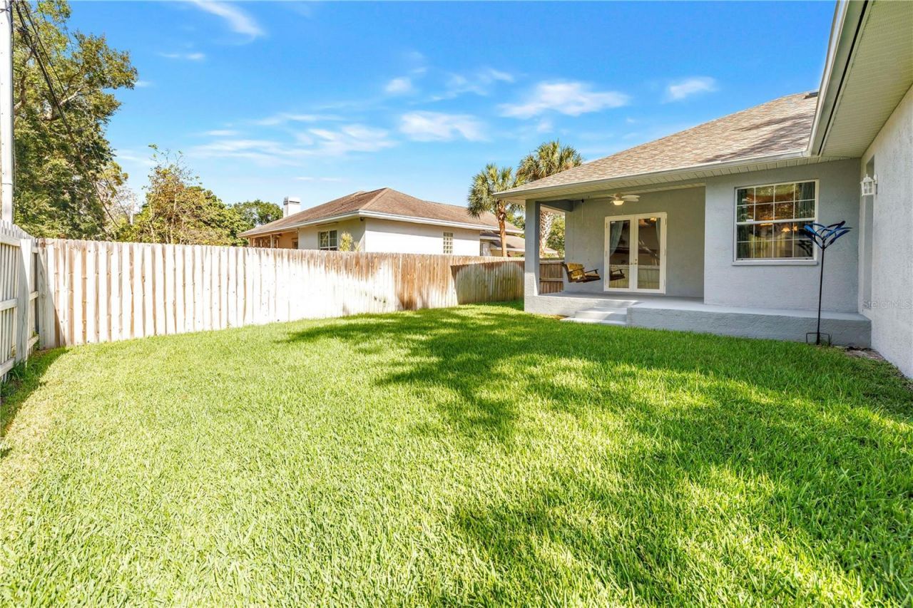 459 Northmoor Avenue N, Saint Petersburg, FL 33702 Photo