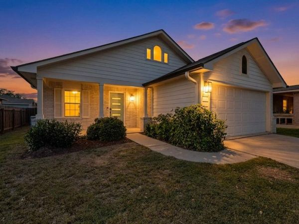 3906 Reeders DR, Austin, TX 78725