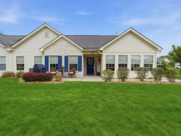 300 Spring Valley Drive, Zelienople, PA 16063