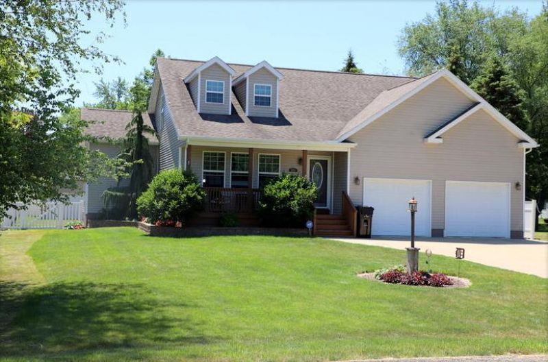301 Case Street, Jonesville, MI 49250 Main Photo
