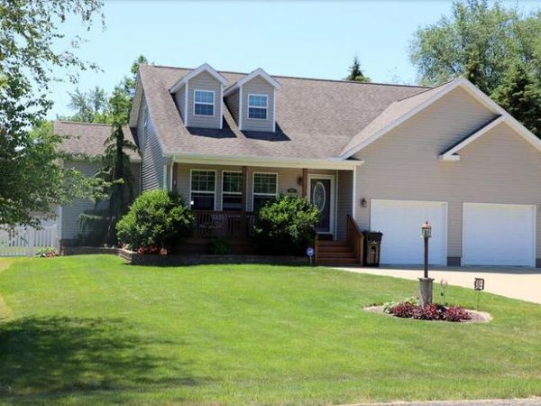 301 Case Street, Jonesville, MI 49250