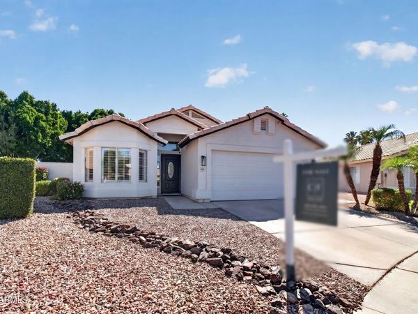 991 N LONGMORE Street, Chandler, AZ 85224