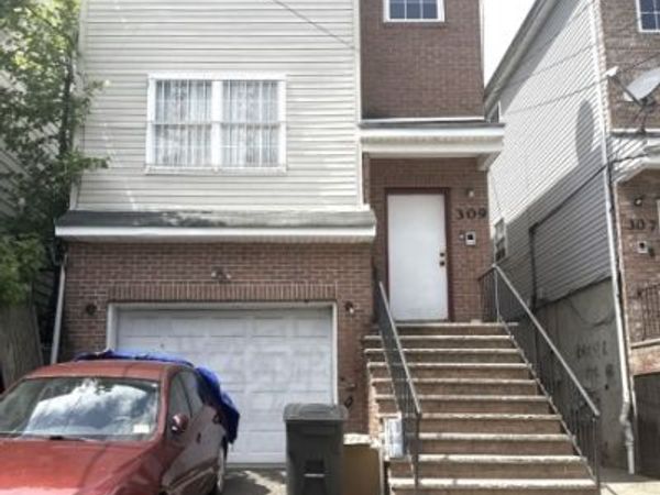 309 Smith St, Newark, NJ 07106