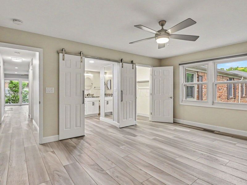 922 Chatham Lane , Unit B, Columbus, OH 43221 Photo 11