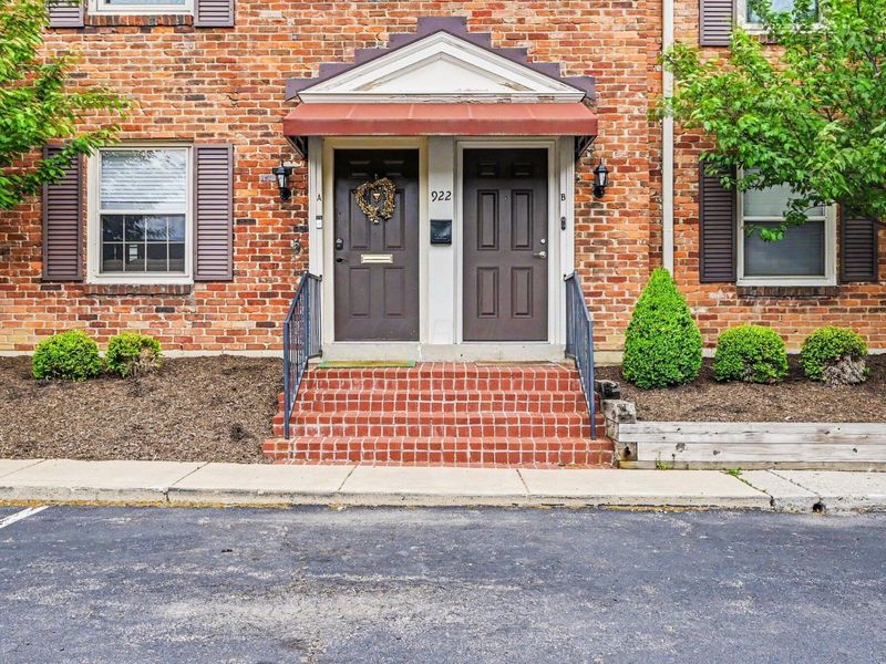 922 Chatham Lane , Unit B, Columbus, OH 43221 Photo 25