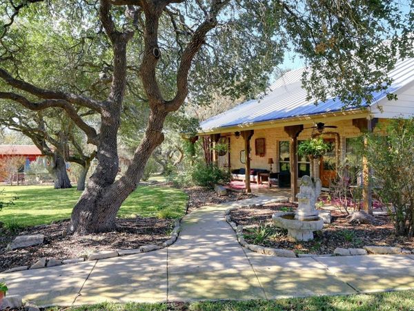 316 GO AWAY RD, Blanco, TX 78606