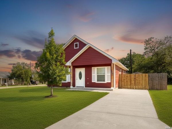 1628 Armstrong, Luling, TX 78648