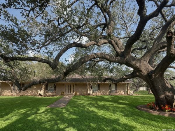 105 Deer Run, Pleasanton, TX 78064
