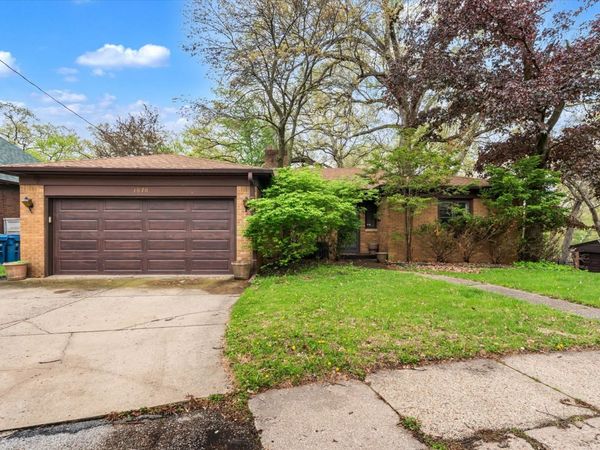 1070 20th Avenue, East Moline, IL 61244