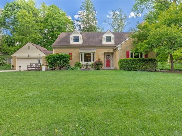 156 W Hadley Road, Oakwood, OH 45419