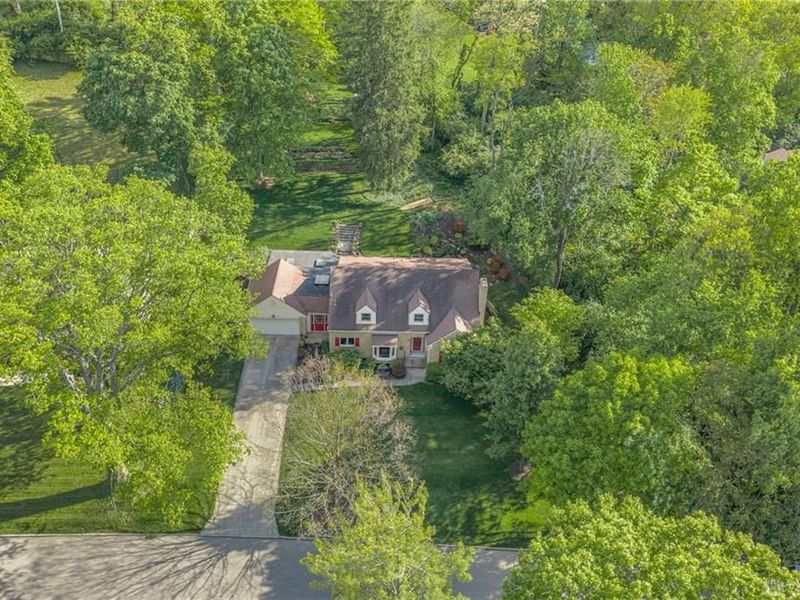 156 W Hadley Road, Oakwood, OH 45419 Photo 2
