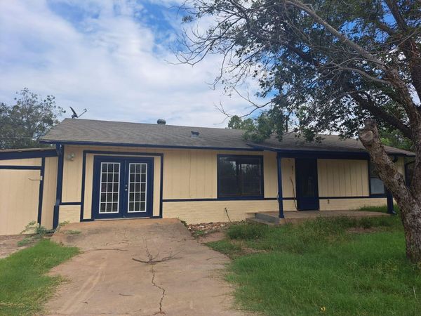 851 Aspen LN, Cottonwood Shores, TX 78657