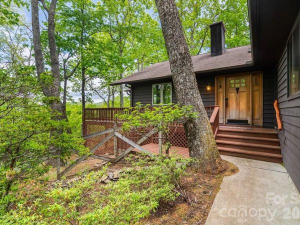 100 Gold Creek Crossing, Black Mountain, NC 28711
