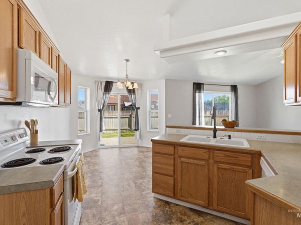 501 Knights Circle, Nampa, ID 83687