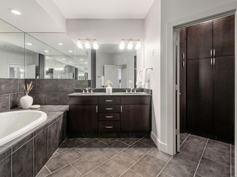 17 W 3rd Avenue, Unit 211, Columbus, OH 43201 Photo 22