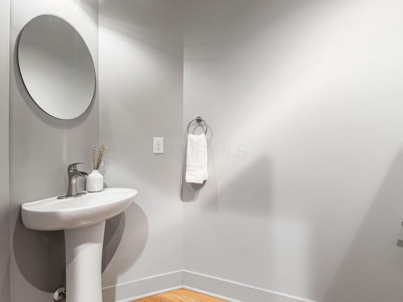 17 W 3rd Avenue, Unit 211, Columbus, OH 43201 Photo 28