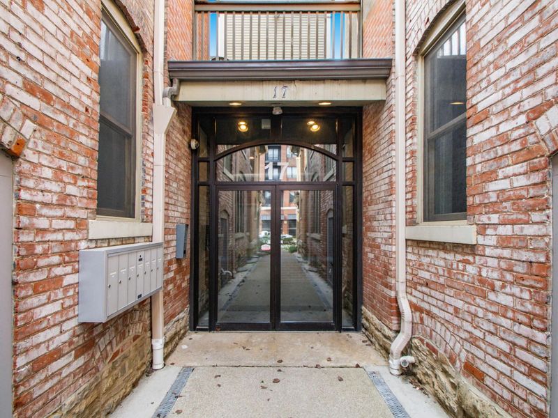 17 W 3rd Avenue, Unit 211, Columbus, OH 43201 Photo 3