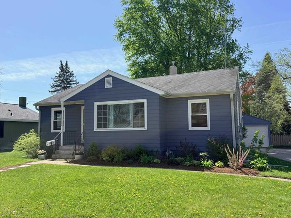 893 Prairie Street, Prairie Du Sac, WI 53578