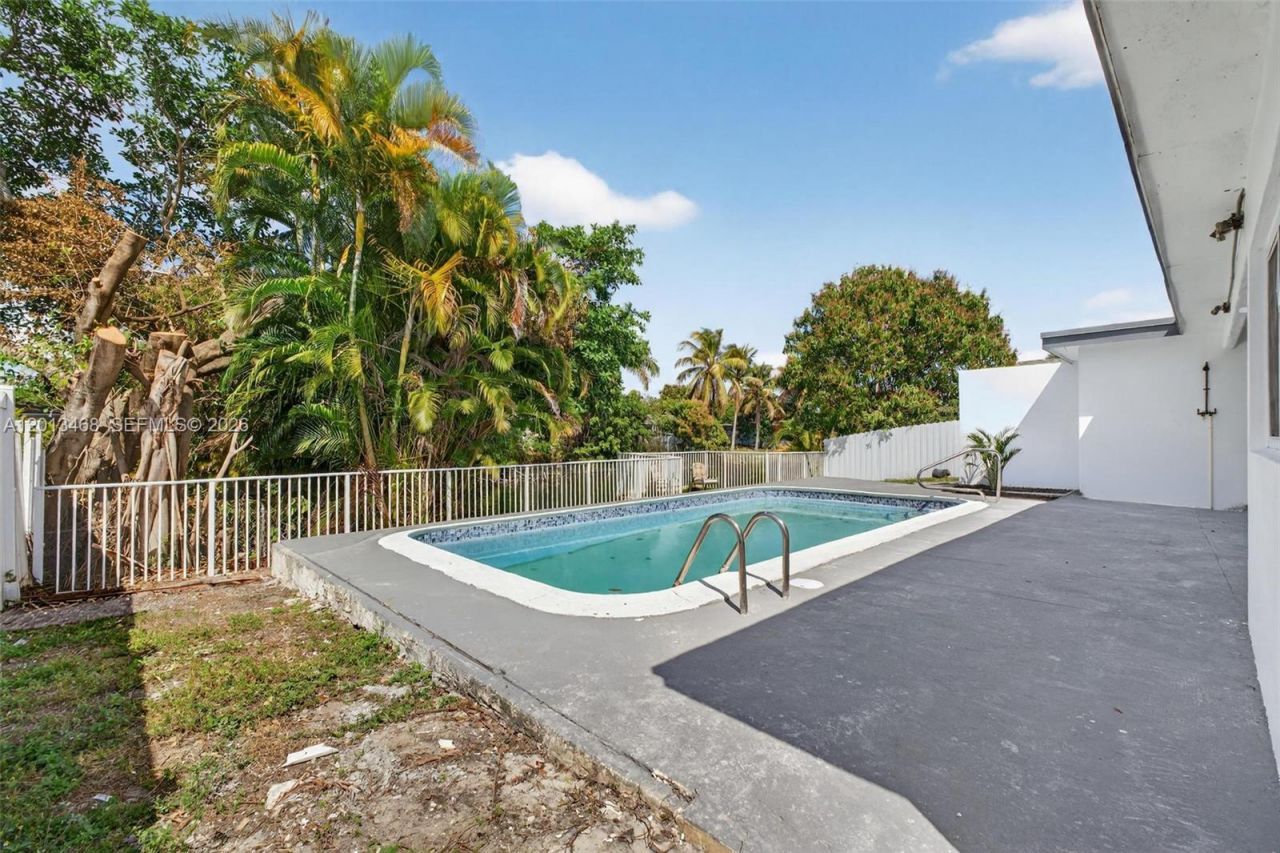 6621 Ficus Dr, Miramar, FL 33023 Photo