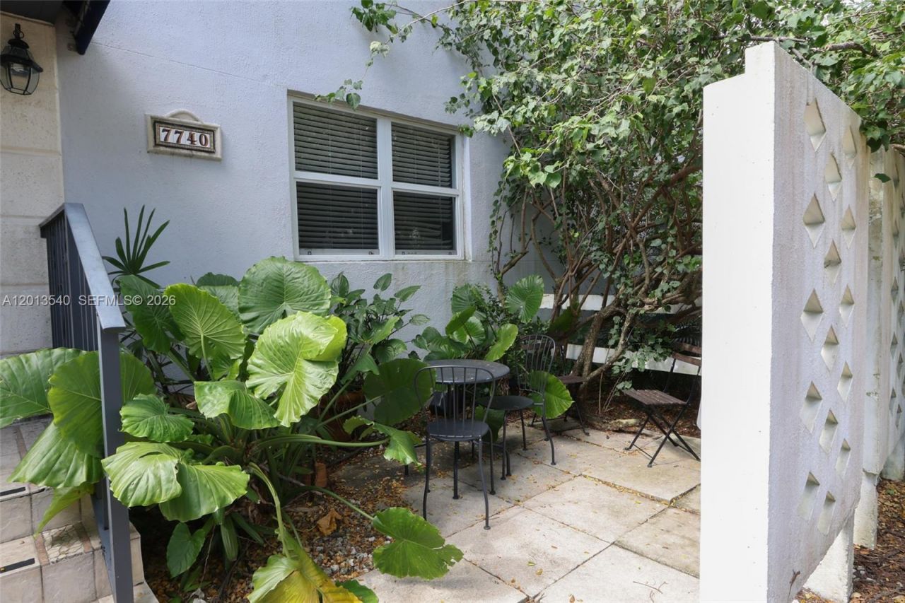 7740 SW 54th Ct , Unit 52D, Miami, FL 33143 Photo