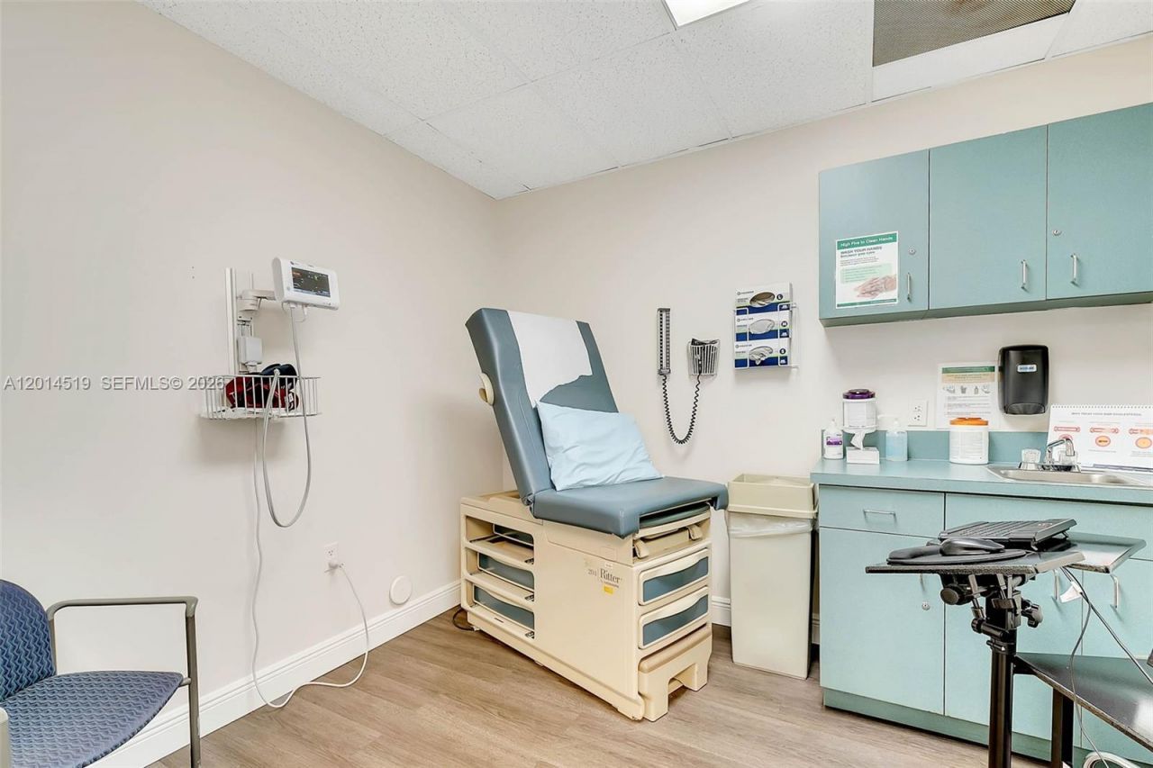 7000 SW 97th Avenue, Unit 202, Miami, FL 33173 Photo
