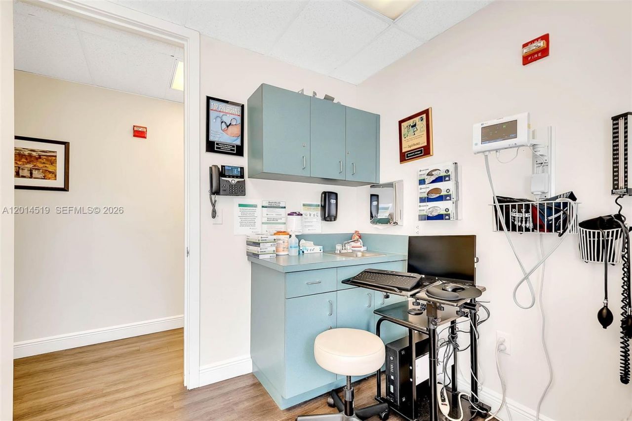 7000 SW 97th Avenue, Unit 202, Miami, FL 33173 Photo