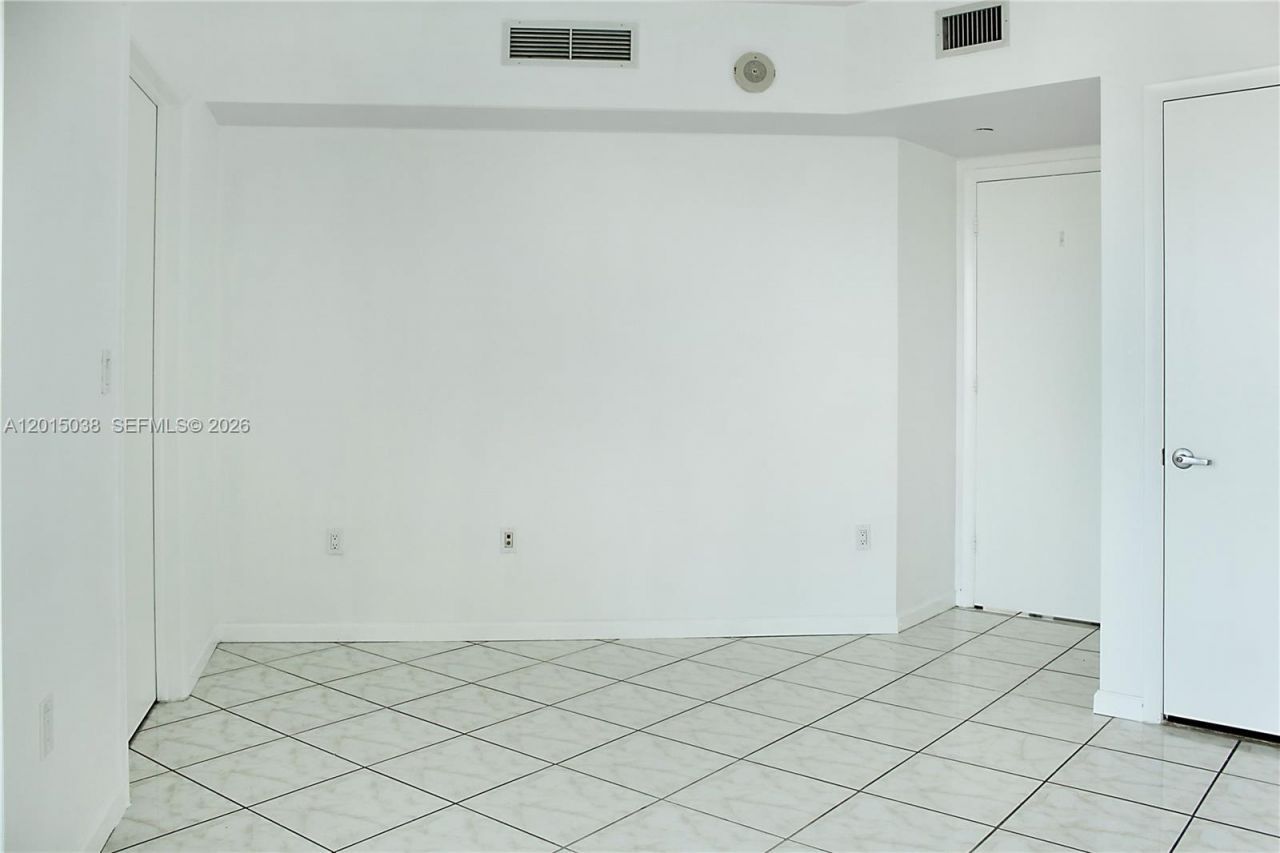 350 S Miami Ave , Unit 2713, Miami, FL 33130 Photo