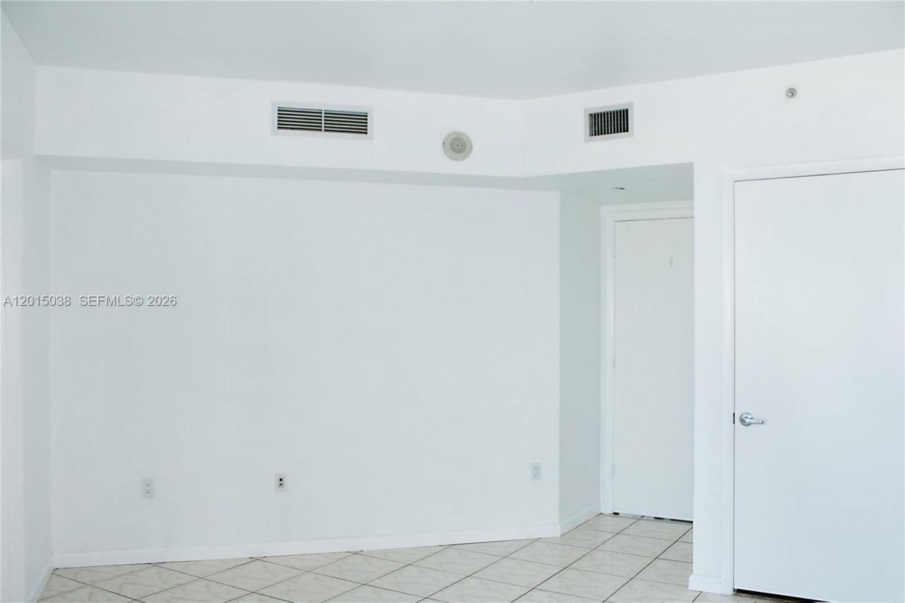 350 S Miami Ave , Unit 2713, Miami, FL 33130 Photo
