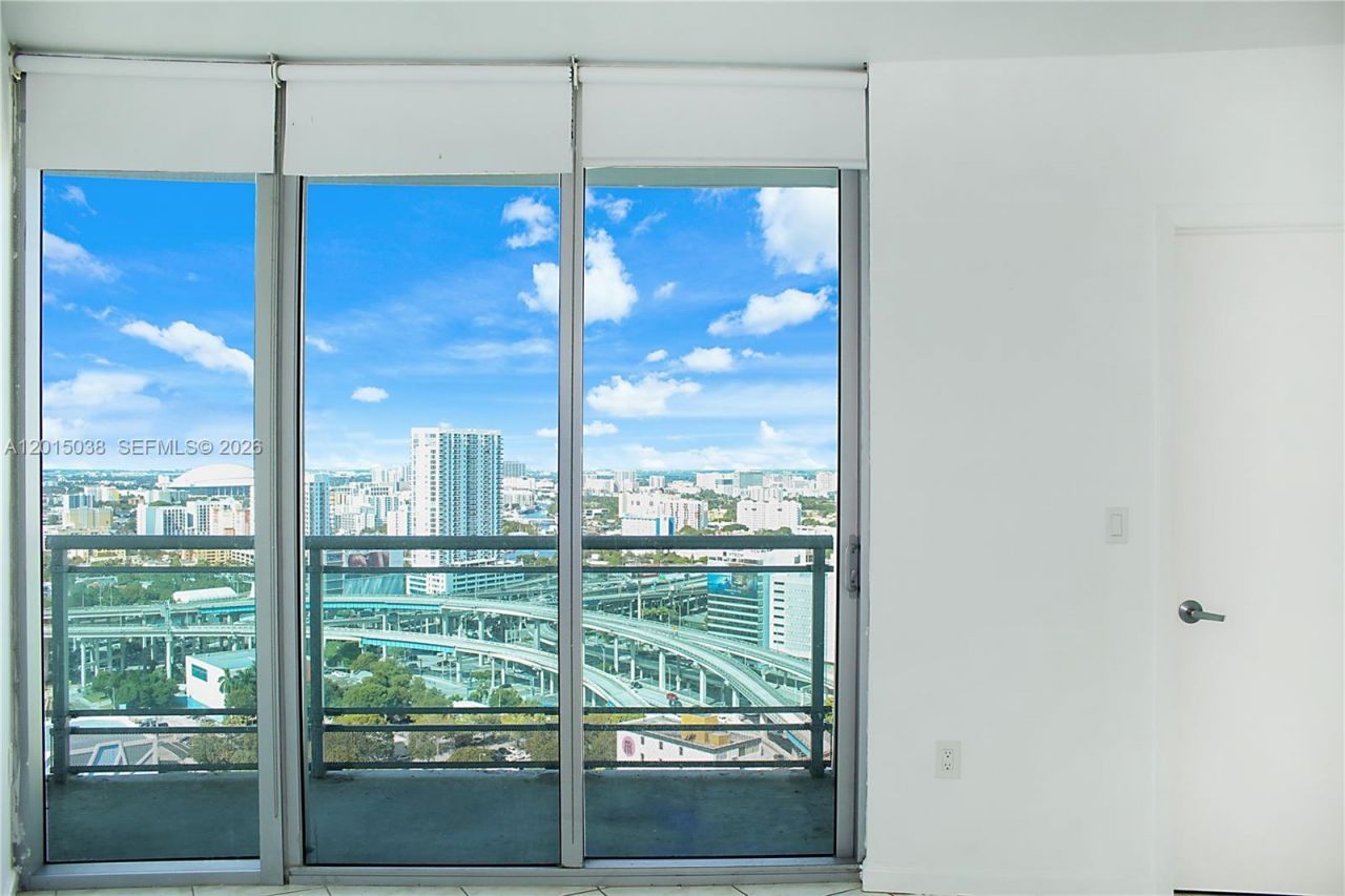 350 S Miami Ave , Unit 2713, Miami, FL 33130 Photo
