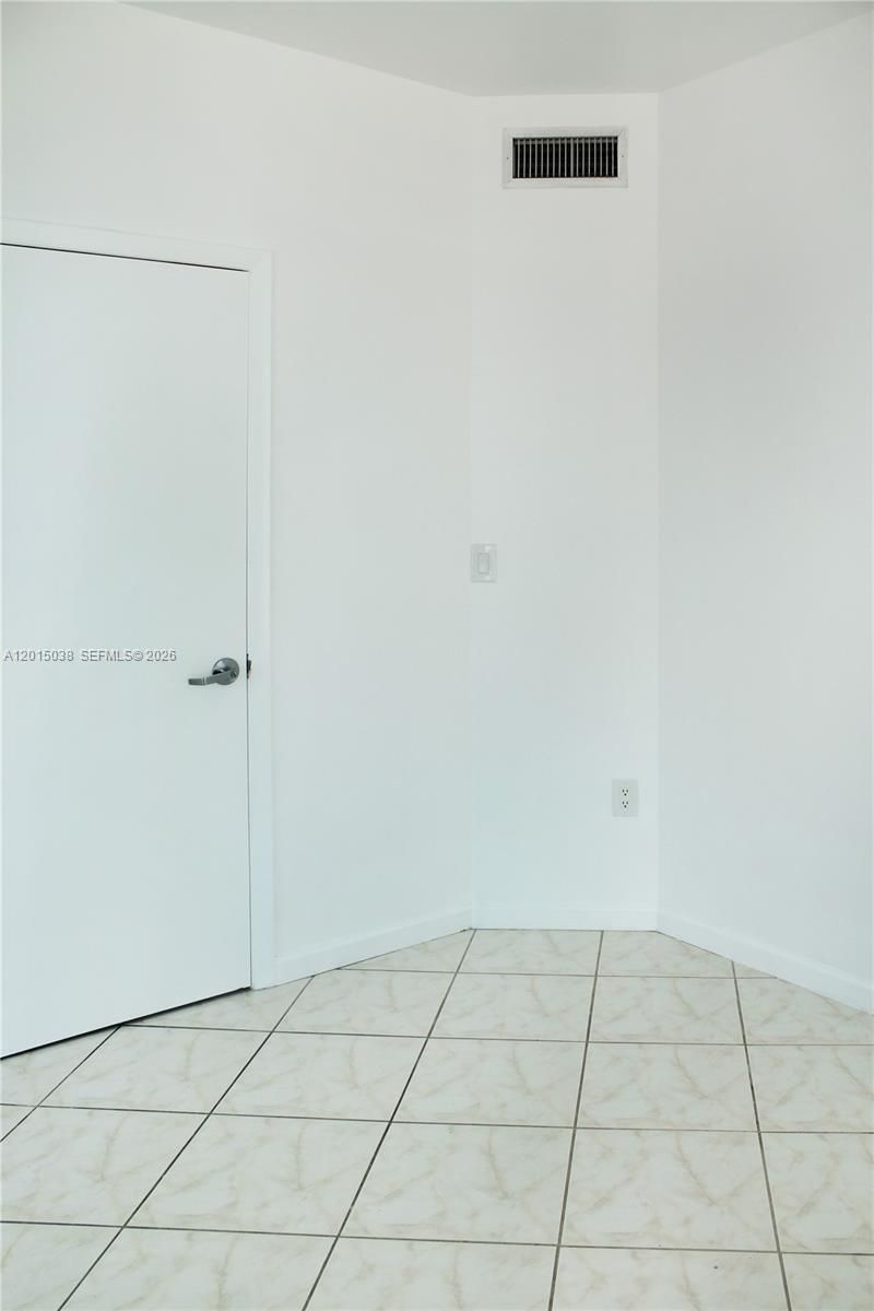 350 S Miami Ave , Unit 2713, Miami, FL 33130 Photo
