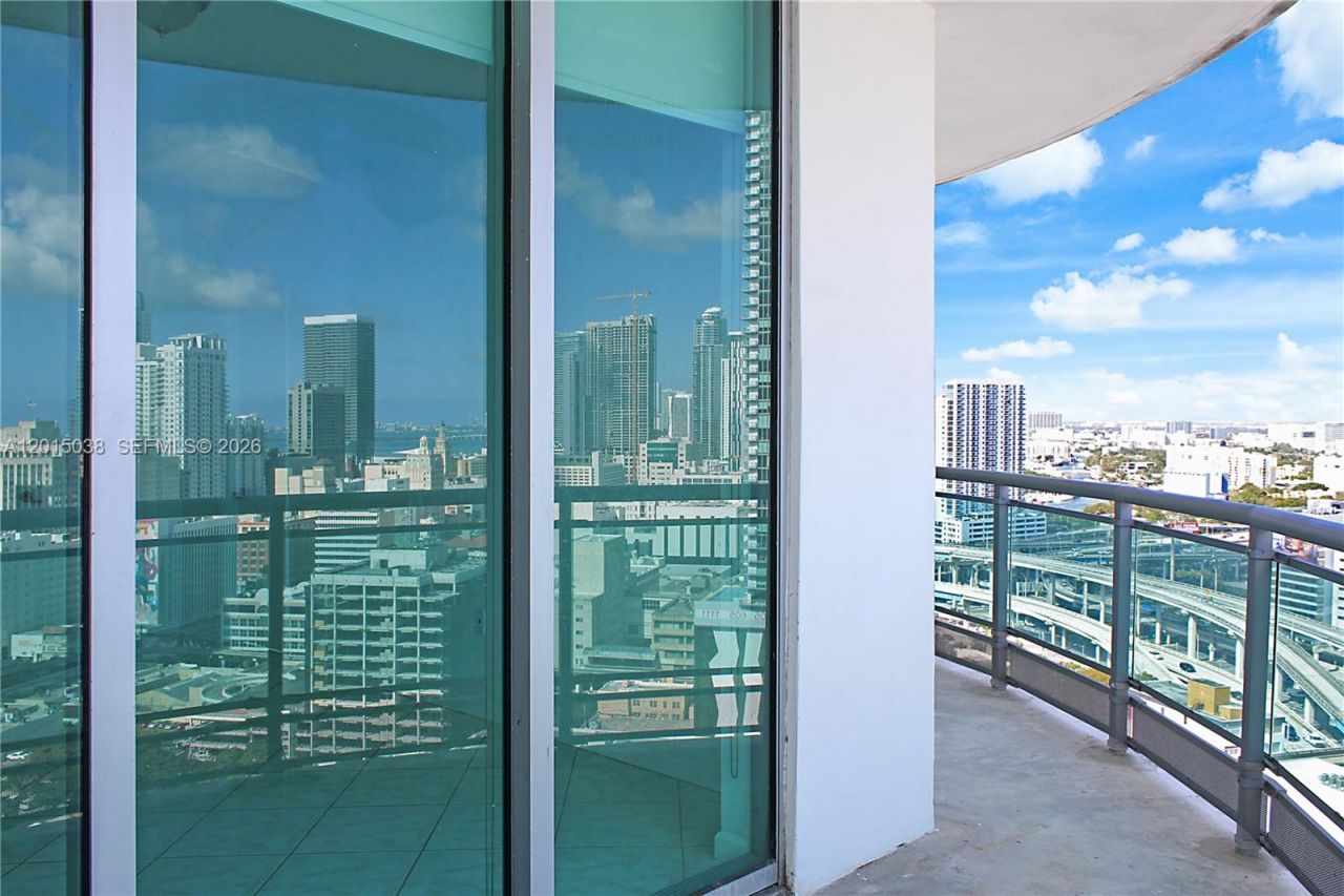 350 S Miami Ave , Unit 2713, Miami, FL 33130 Photo