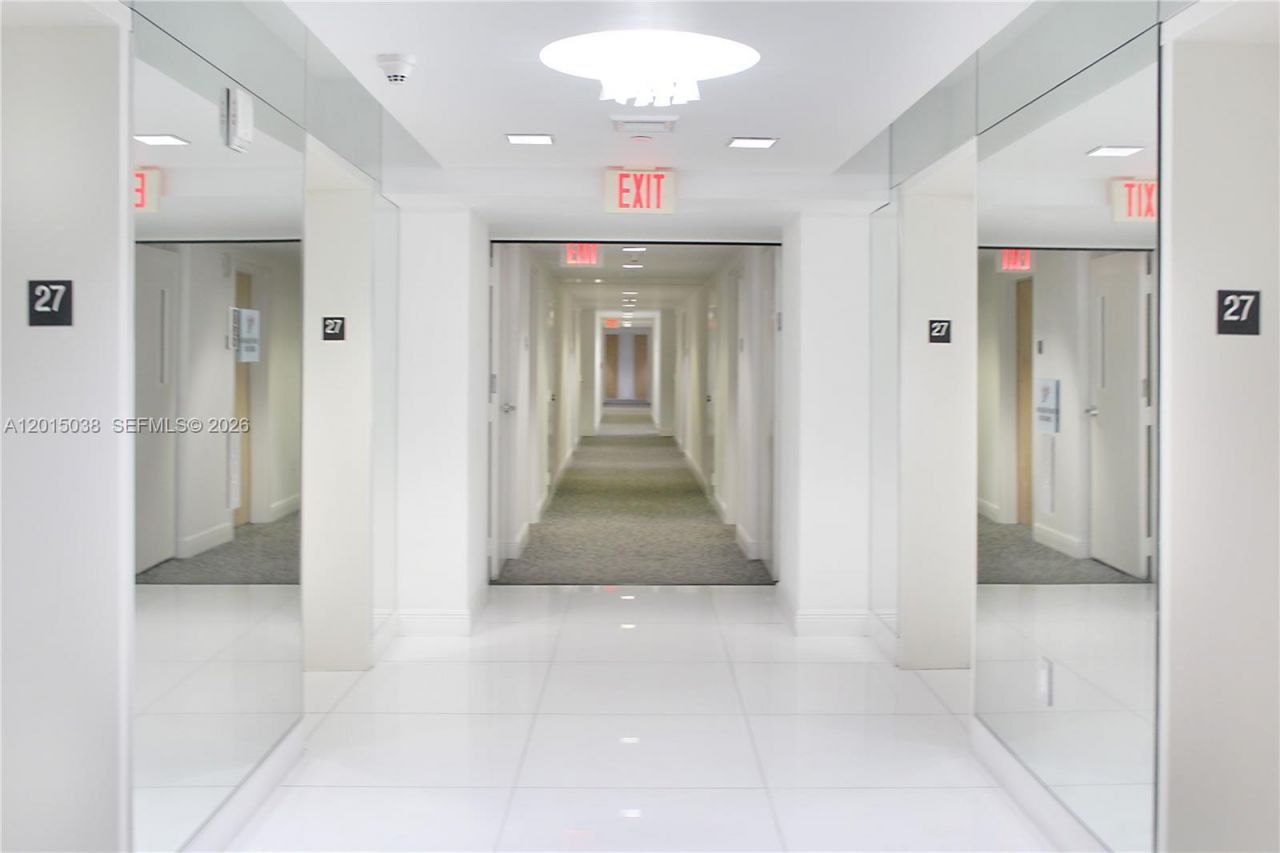350 S Miami Ave , Unit 2713, Miami, FL 33130 Photo