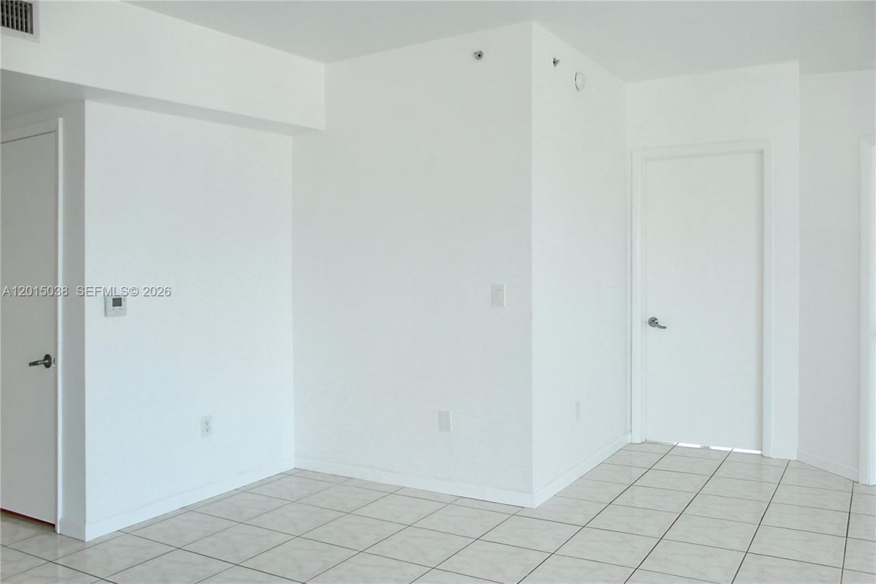 350 S Miami Ave , Unit 2713, Miami, FL 33130 Photo