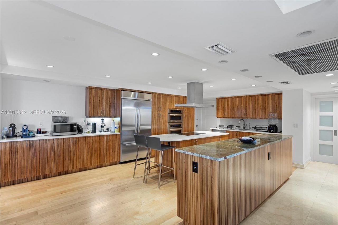 10155 Collins Ave , Unit 1105, Bal Harbour, FL 33154 Photo