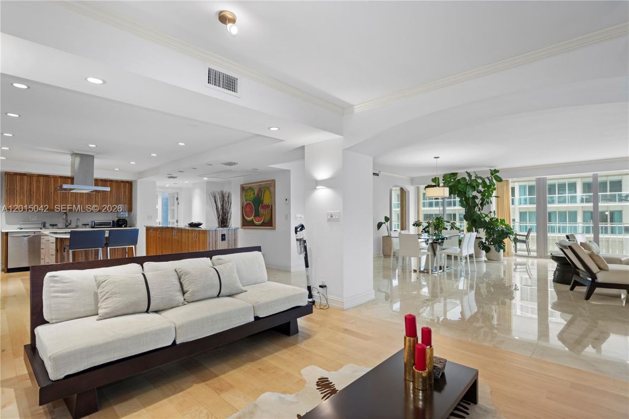 10155 Collins Ave , Unit 1105, Bal Harbour, FL 33154 Photo