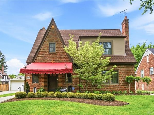 317 E Dixon Avenue, Oakwood, OH 45419