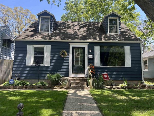2240 Parkview Place, South Bend, IN 46616