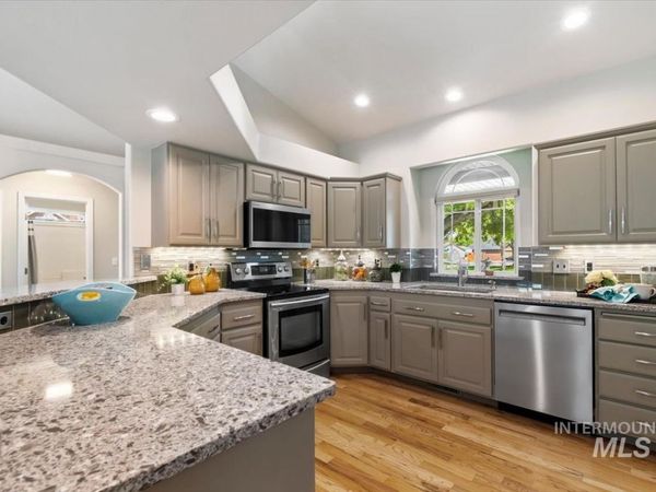 2301 W Whitelaw Drive, Meridian, ID 83646