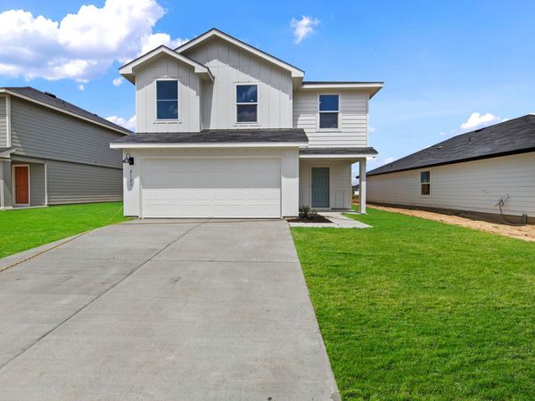 2121 Windflower LN, Luling, TX 78648