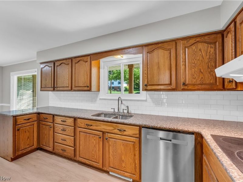 1183 Romayne Drive, Akron, OH 44313 Photo 14