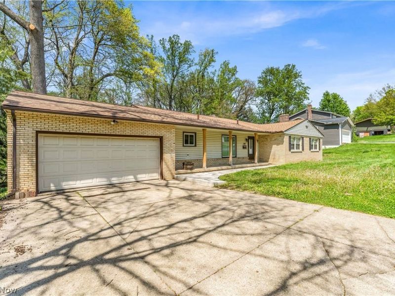 1183 Romayne Drive, Akron, OH 44313 Photo 2