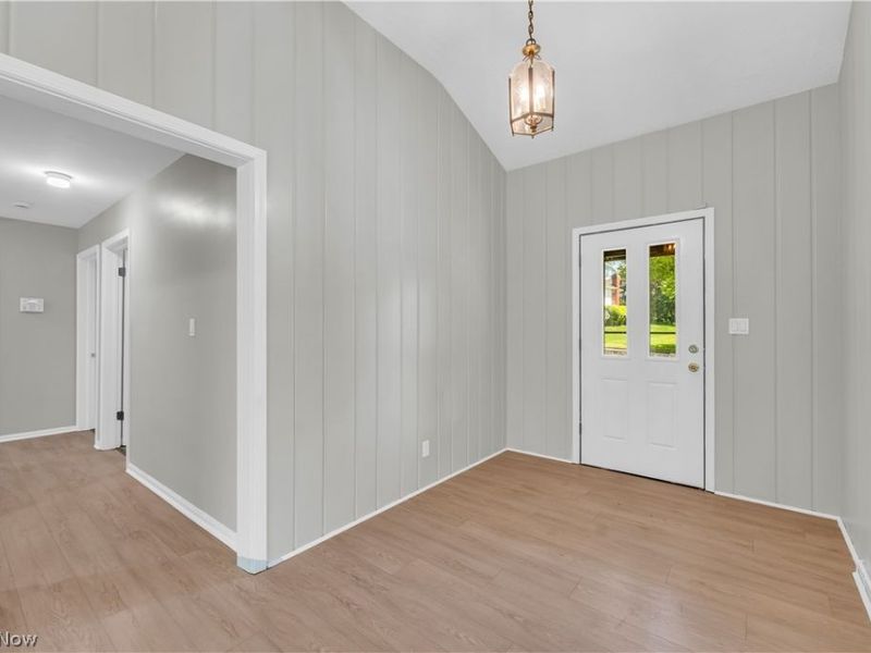 1183 Romayne Drive, Akron, OH 44313 Photo 4