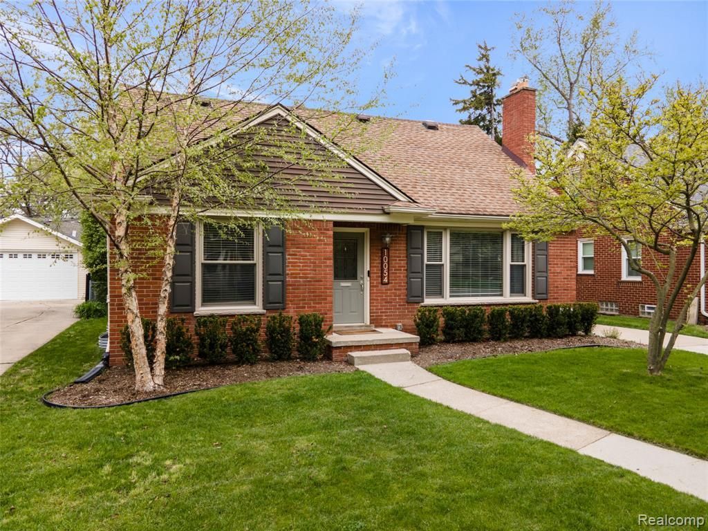 10054 Lincoln Drive, Huntington Woods, MI 48070 Main Photo