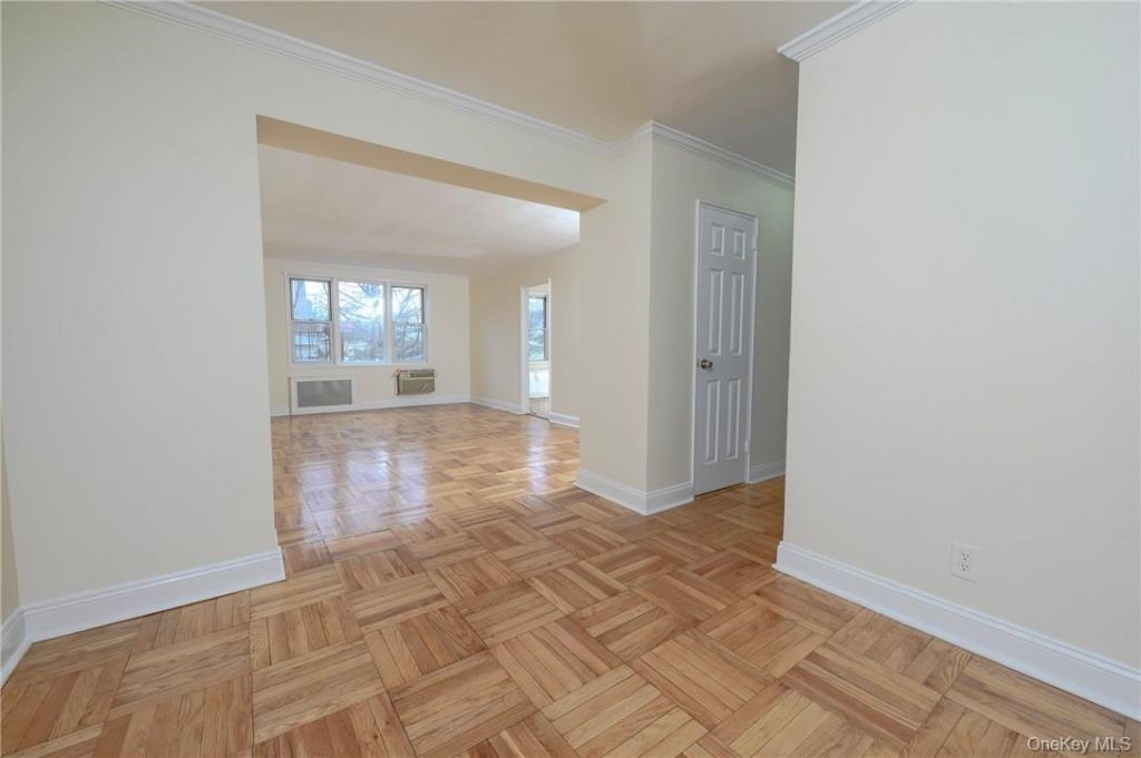 2 Sadore Lane, Unit 2E, Yonkers, NY 10710 Main Photo
