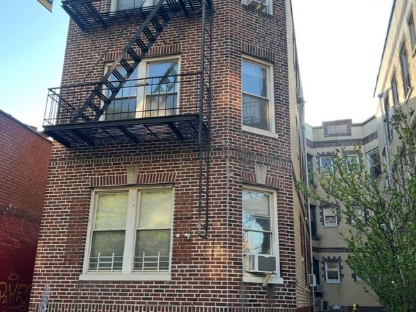 43-40 42nd Street , Unit 2F, Sunnyside, NY 11104