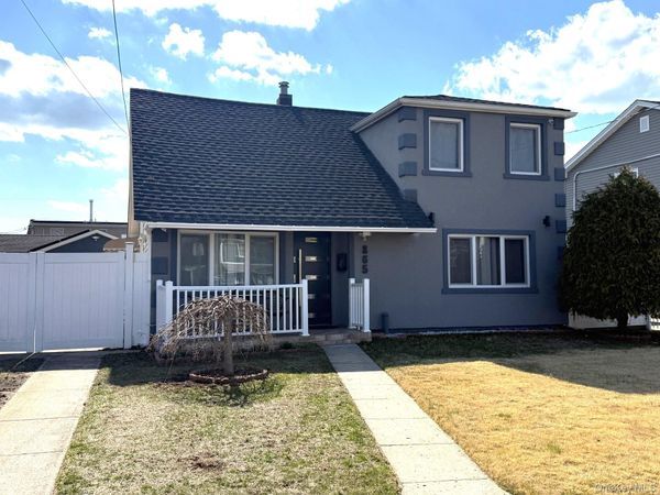 865 Grand Boulevard , Westbury, NY 11590