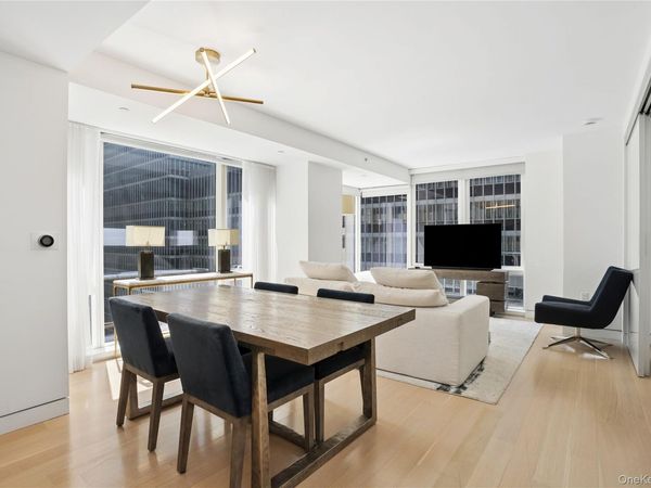 135 W 52nd Street , Unit 16E, New York (Manhattan), NY 10019